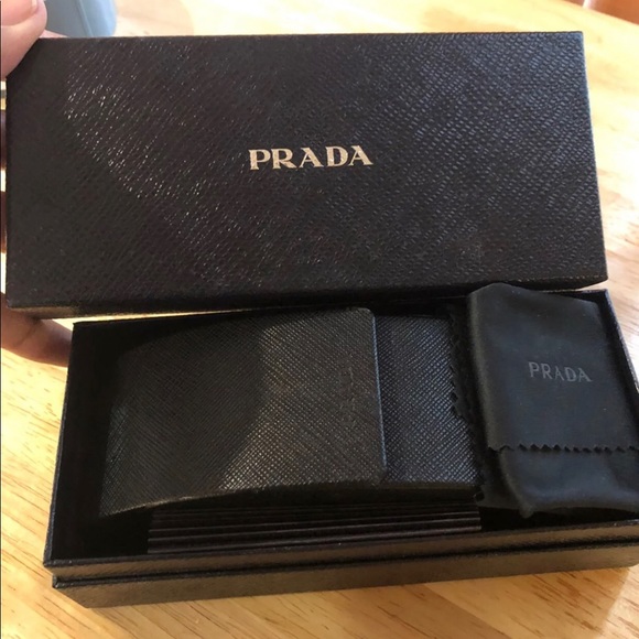 Prada sunglasses - Picture 5 of 8